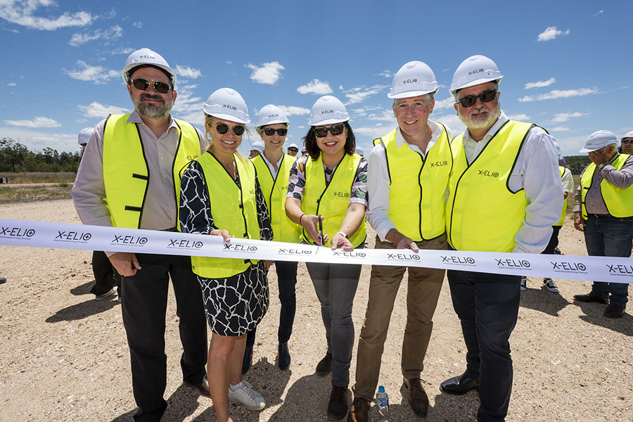 Chụp ảnh lễ khởi công động thổ