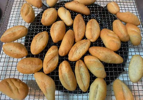 Cách làm bánh mì mini bằng nồi chiên không dầu vàng mềm