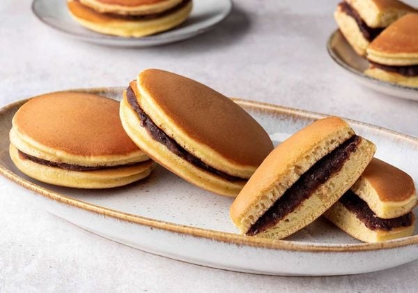 Cách làm bánh dorayaki ngon bằng chảo chống dính tại nhà