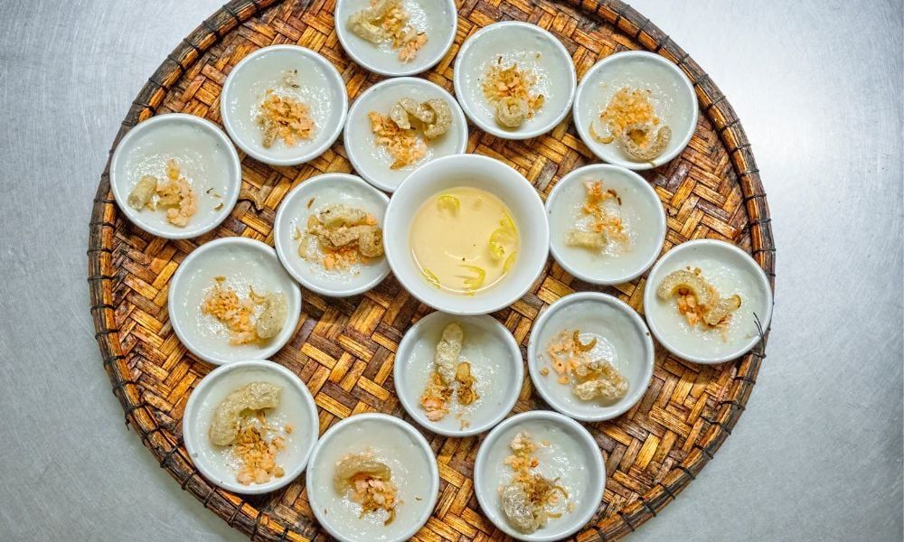 Cách làm bánh đúc nóng chay mềm mịn, nước chan đậm đà