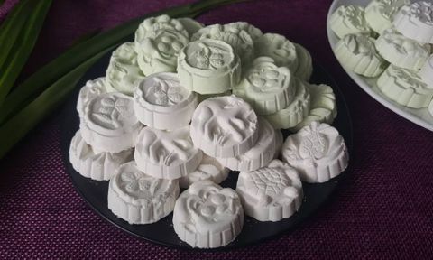 Cách làm bánh phục linh (bánh in) lá dứa cốt dừa