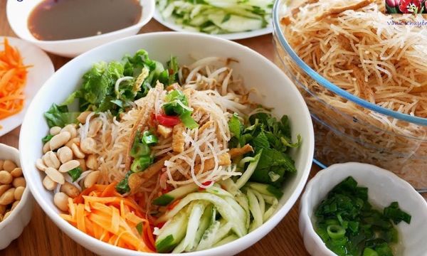 Cách làm bún bì chay ngon miệng, cho bữa trưa nhẹ nhàng