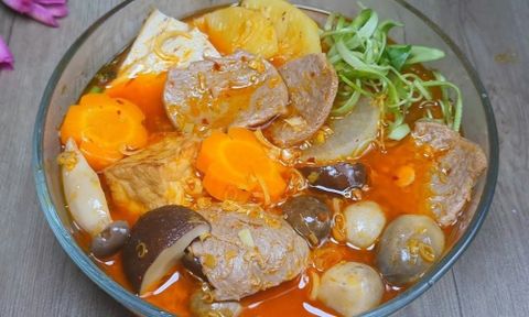 Hướng dẫn nấu bún bò chay đậm đà, nước dùng thơm sả gừng
