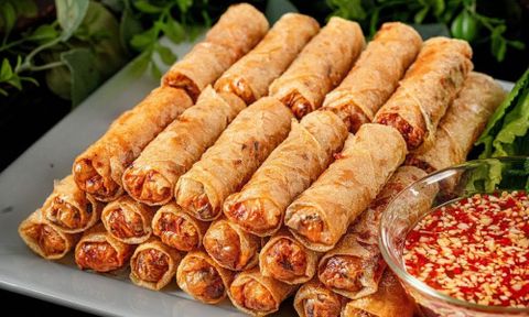 Cách làm bún chả giò chay giòn rụm, rau sống tươi mát