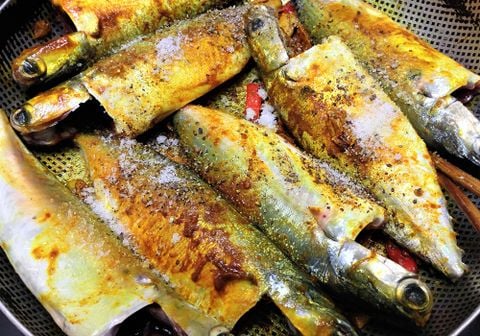 Cách làm cá bạc má kho tiêu đậm đà thơm ngon đơn giản