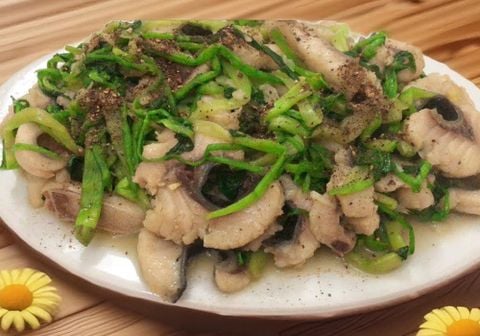 Hướng dẫn làm cá chép giòn xào thập cẩm, ăn là mê