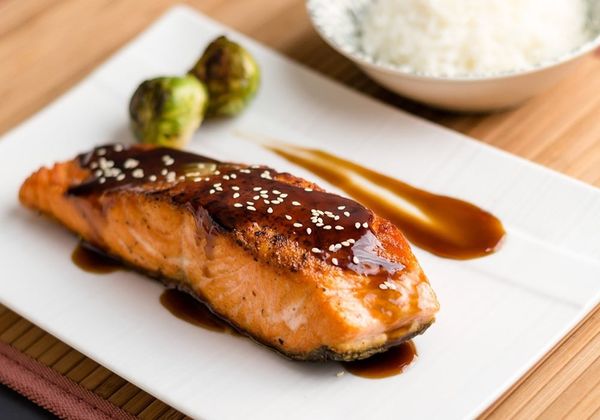 Công thức làm cá hồi áp chảo sốt Teriyaki thơm ngọt hấp dẫn