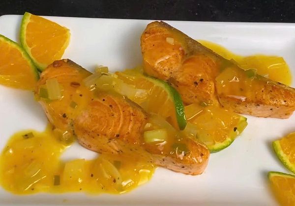 Cách làm cá hồi sốt cam mềm ngọt chua nhẹ hấp dẫn tại nhà