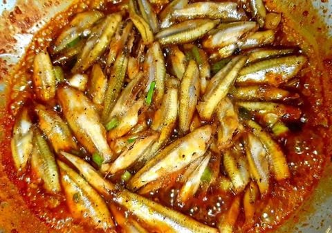 Cách làm cá lòng tong kho tiêu đơn giản ăn cùng cơm nóng
