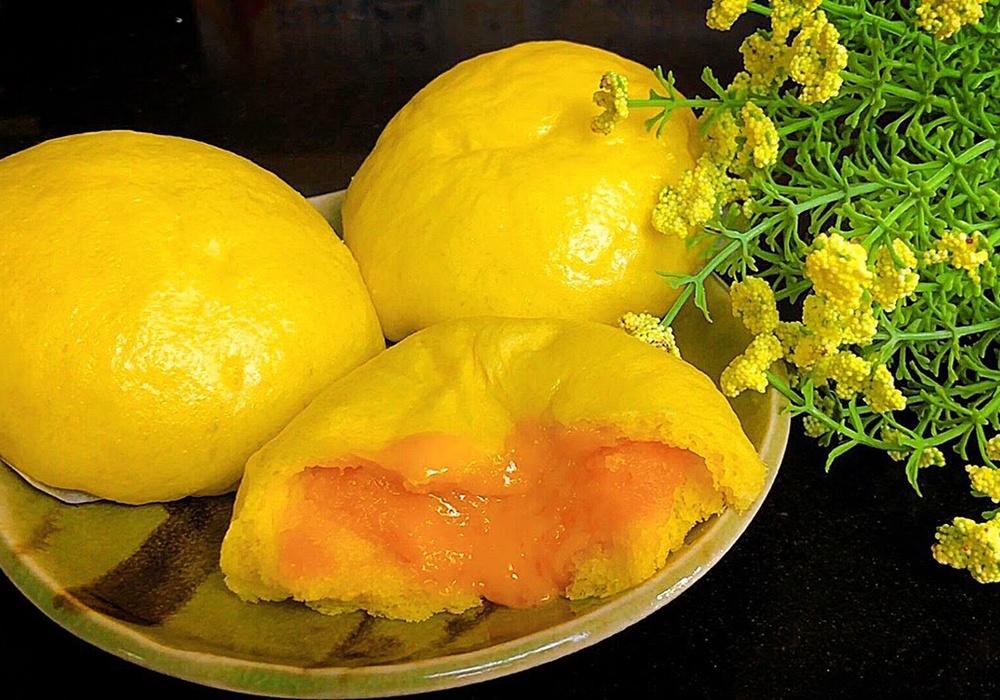 Cách làm bánh bao kim sa trứng muối nhân tan chảy