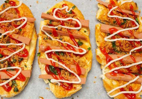 Cách làm bánh mì nướng muối ớt ngon chuẩn vị vỉa hè