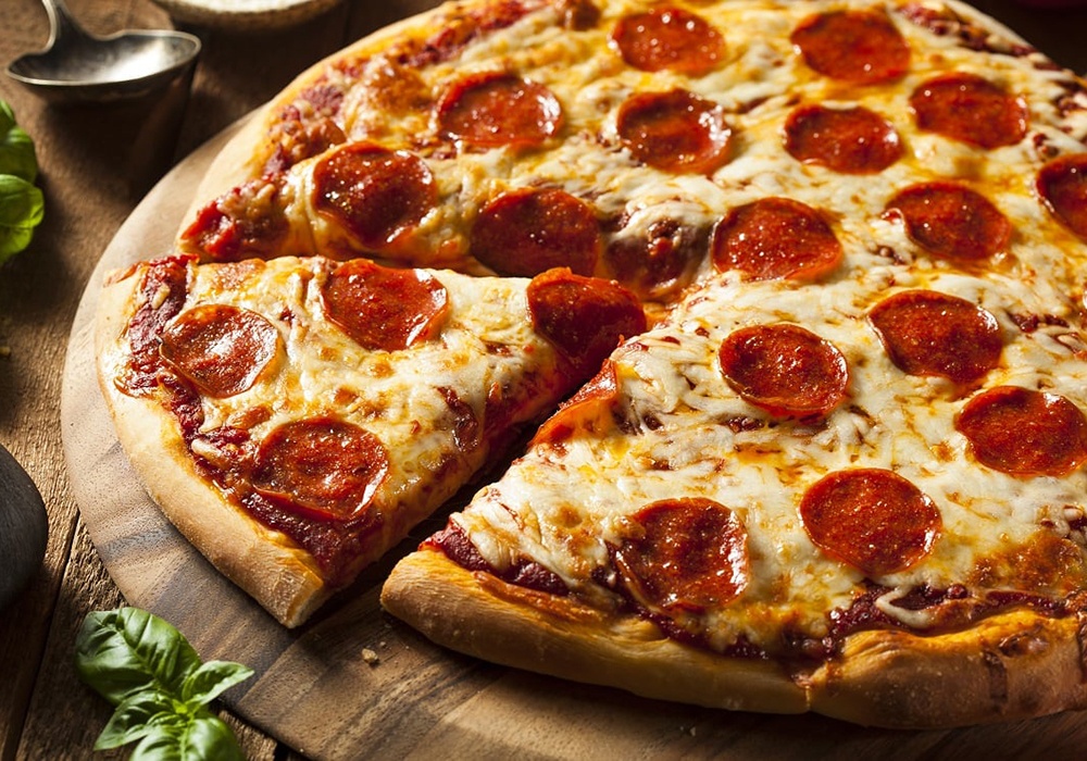 15 Cách làm bánh pizza tại nhà với đế vừa giòn, formai tan chảy