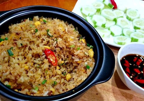 Cách làm cơm chiên cá mặn chay thơm ngon đổi vị bữa cơm nhà