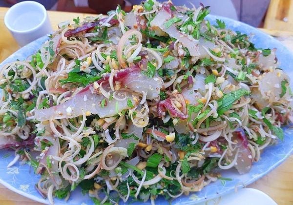 Cách làm gỏi cá chép tươi ngon tròn vị cho ngày oi nóng