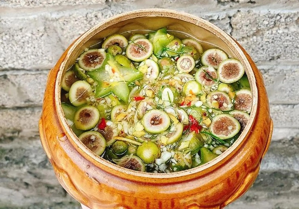 Cách làm sung muối xổi giòn ngon, vị mặn ngọt tự nhiên