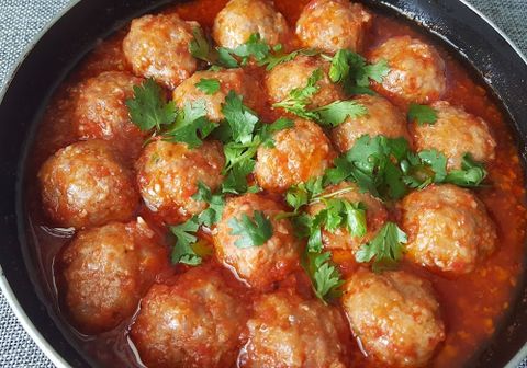 Cách làm xíu mại viên sốt cà đậm đà ăn với bánh mì