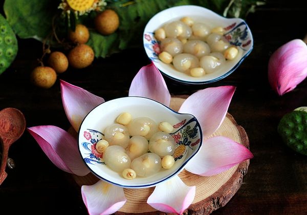 Cách nấu chè nhãn nhục hạt sen giải nhiệt ngày hè oi nóng