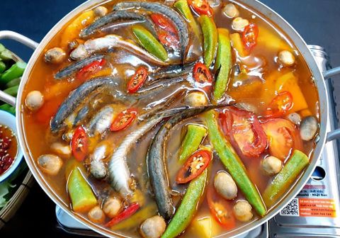Hướng dẫn nấu lẩu cá kèo ngon đậm đà cho bữa sum họp gia đình