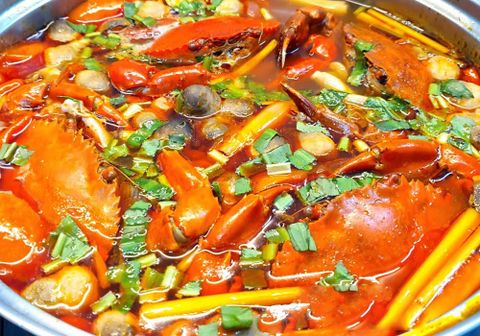 Cách nấu lẩu cua biển chua cay ngon hấp dẫn tại nhà