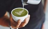 Hướng dẫn cách pha matcha macchiato chuẩn vị kem muối