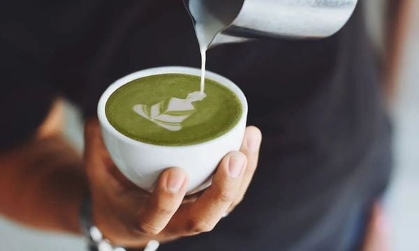Hướng dẫn cách pha matcha macchiato chuẩn vị kem muối