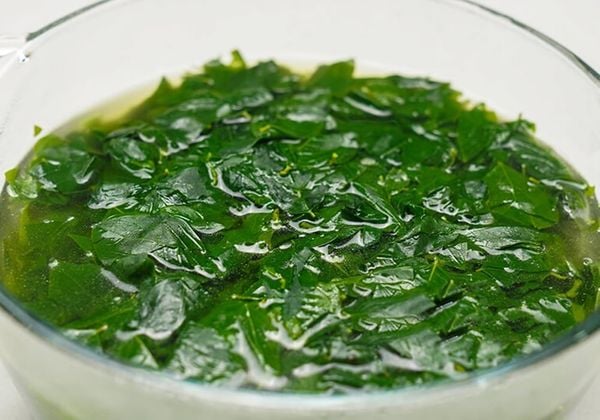 Cách nấu canh rau ngót chay ngọt thanh, dễ làm, đưa cơm