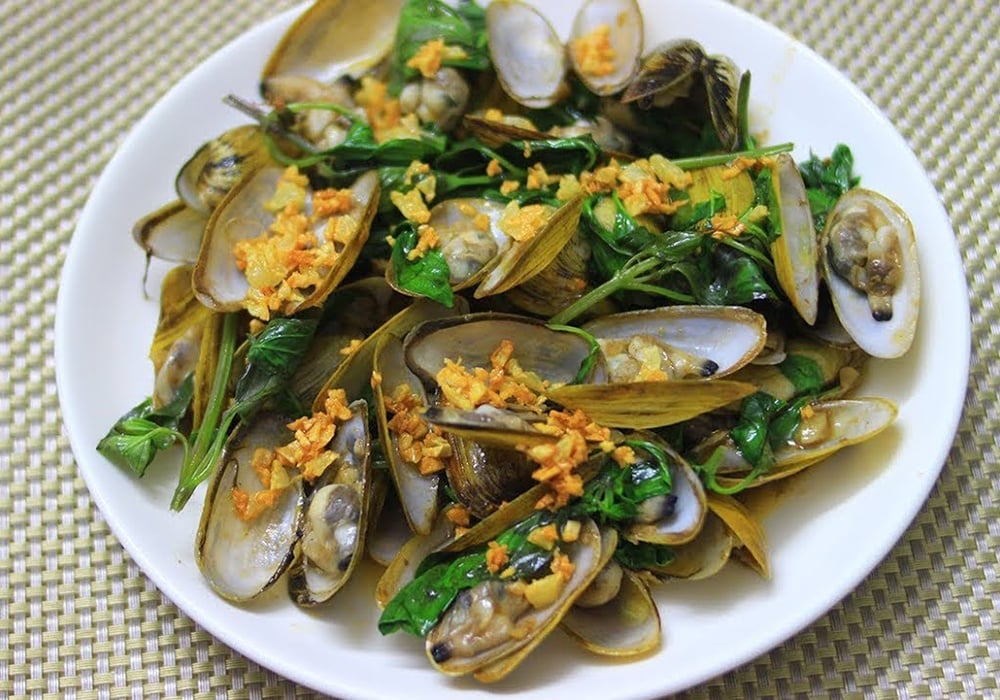 Cách làm chem chép xào rau muống mới lạ, đổi vị cơm nhà