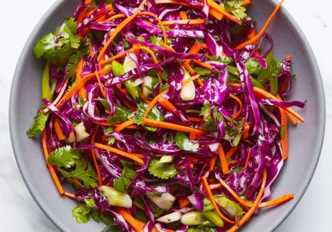 Công thức làm gỏi bắp cải tím chay đẹp mắt thơm ngon tại nhà