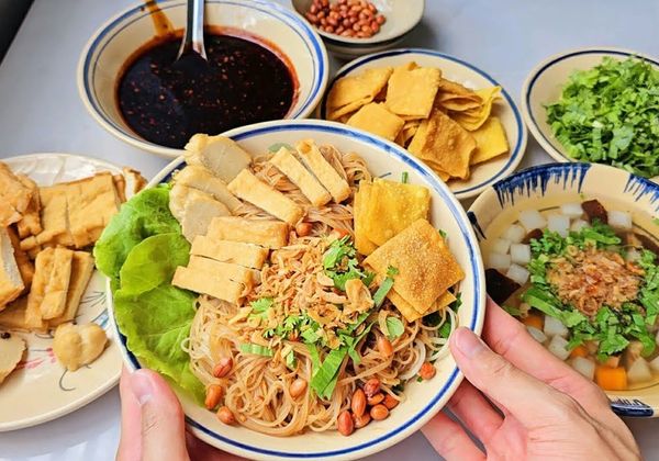 Cách làm hủ tiếu khô chay ngon, không dính, dễ ăn