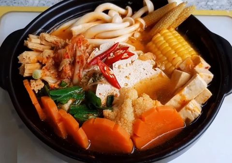 Cách nấu mì cay chay chuẩn vị Hàn Quốc, đậm đà, dễ làm