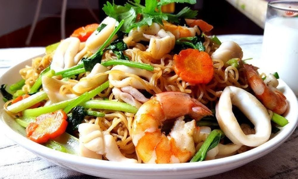 Cách làm mì xào hải sản dai ngon, đậm vị cho cả nhà