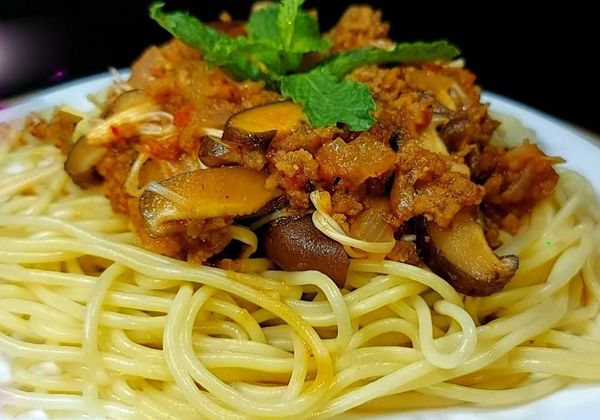 Cách làm mì Ý xào rau củ ngon chuẩn vị, không lo béo