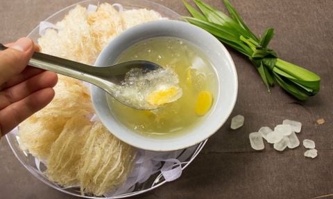 2 Cách làm món yến chưng đường phèn bổ dưỡng tại nhà