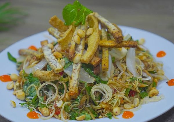 Cách làm nộm hoa chuối chay giòn ngon dễ thực hiện tại nhà