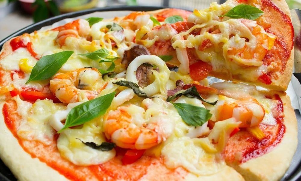 2 Cách làm pizza hải sản phô mai tại nhà chuẩn công thức