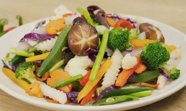 Hướng dẫn làm rau củ xào thập cẩm chay thanh mát cho cả nhà