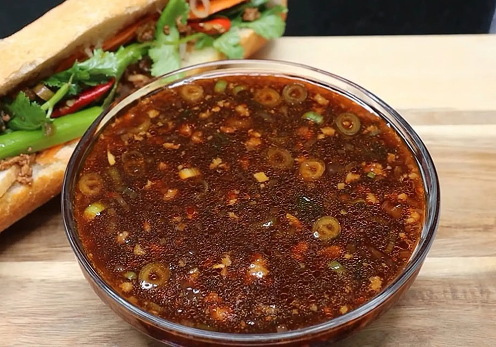 Mẹo bảo quản nước sốt ăn với bánh mì thịt nướng đúng cách