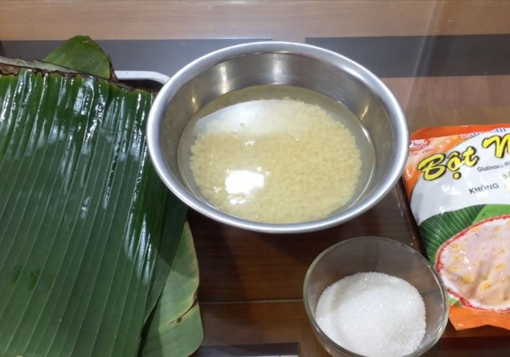 Chuẩn bị nguyên liệu làm bánh nếp nhân đậu xanh