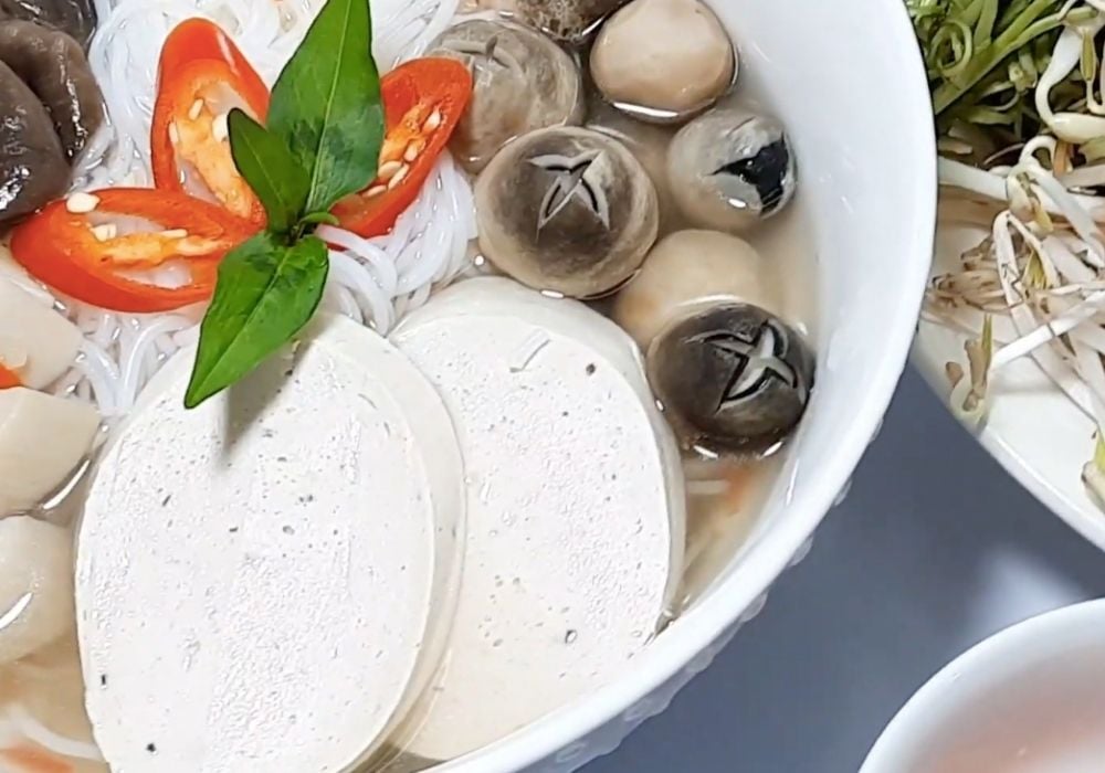 Bún nước lèo chay
