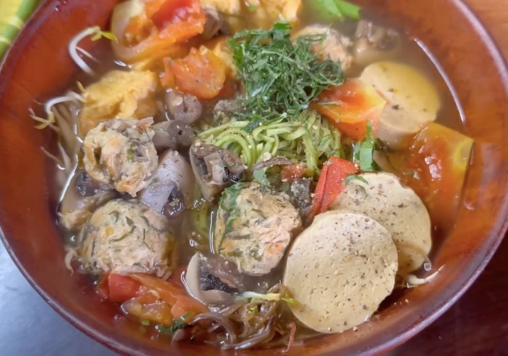 Bún nước lèo chay lá lốt