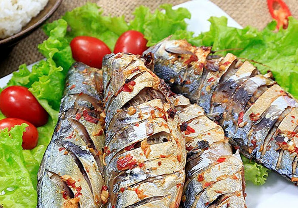 Cá bạc má nướng tỏi ớt