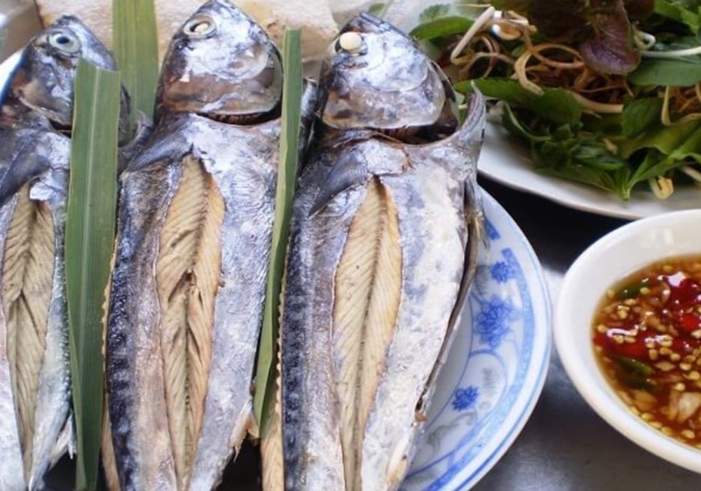 Cá bạc má hấp giấm