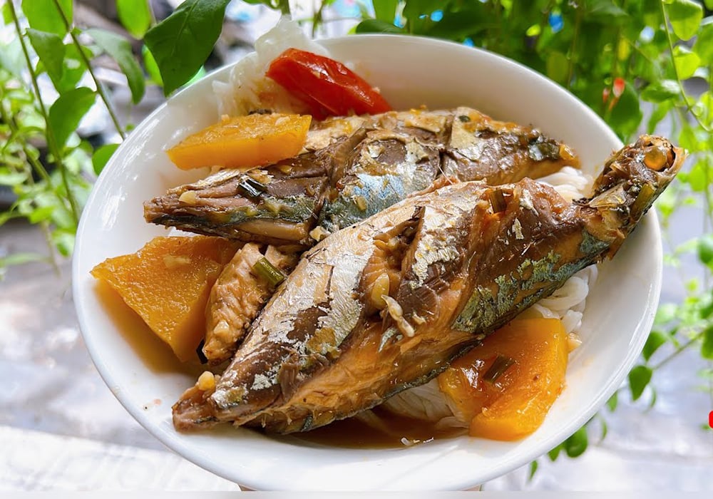 Cá bạc má kho dứa (thơm)