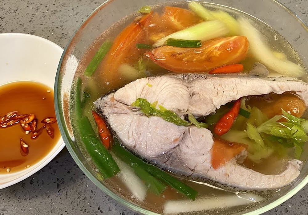 Cá cam nấu canh chua