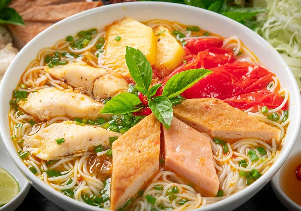 Cá cam nấu canh chua