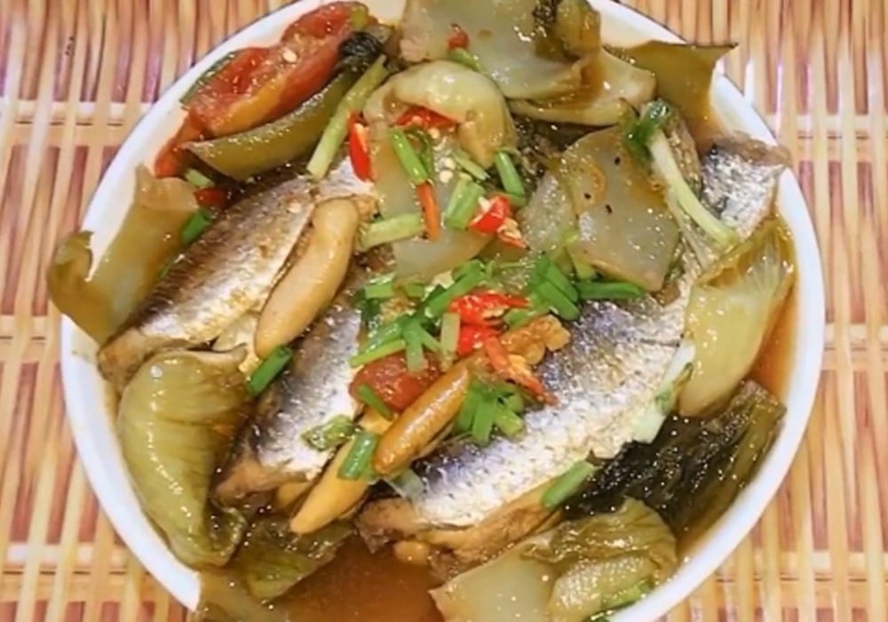 Cá đối kho dưa cải