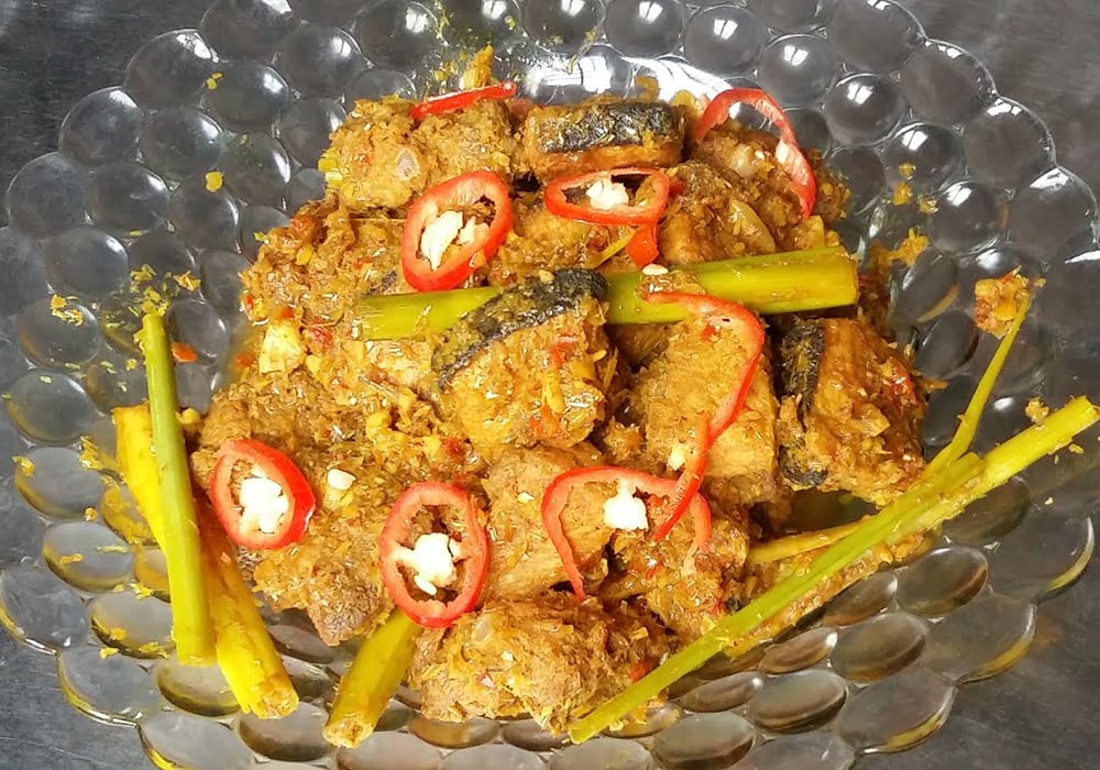 Cá đuối chiên sả ớt