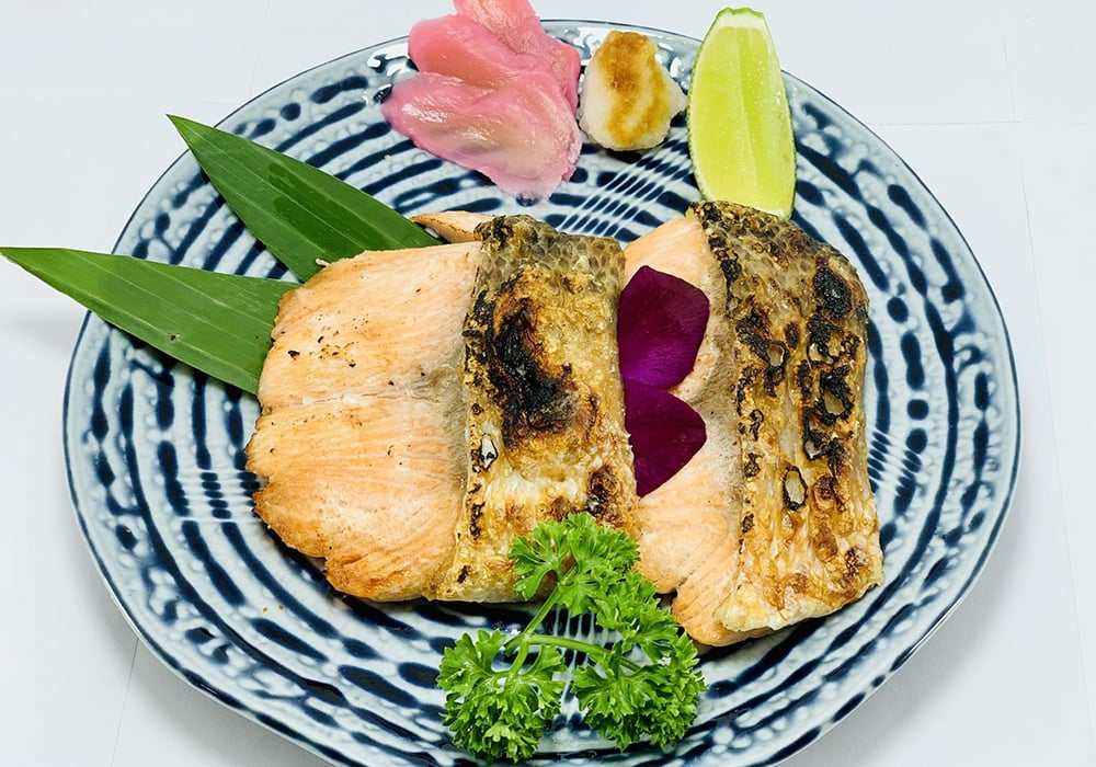 Cá hồi nướng muối