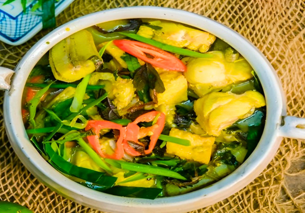 Cá lăng om chuối đậu