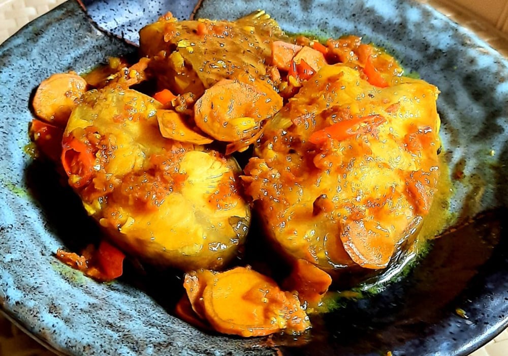 Cá nhám kho nghệ